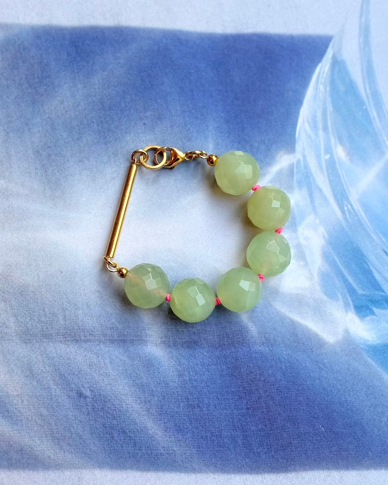 Armband gruene Jade aus München mit großen Kugeln 