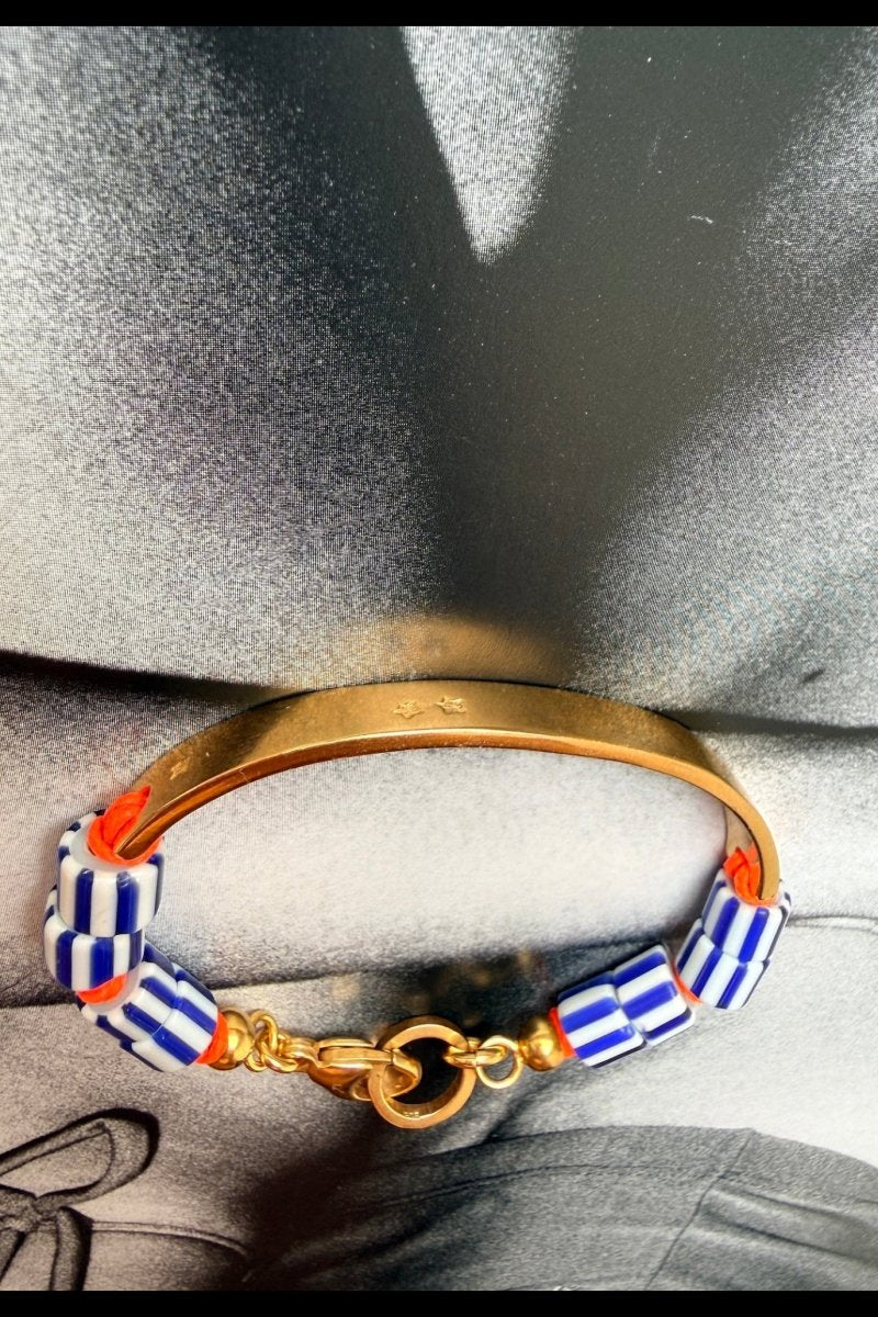 Armband Mia | weiss-blaue Chevron Perlen und Gold