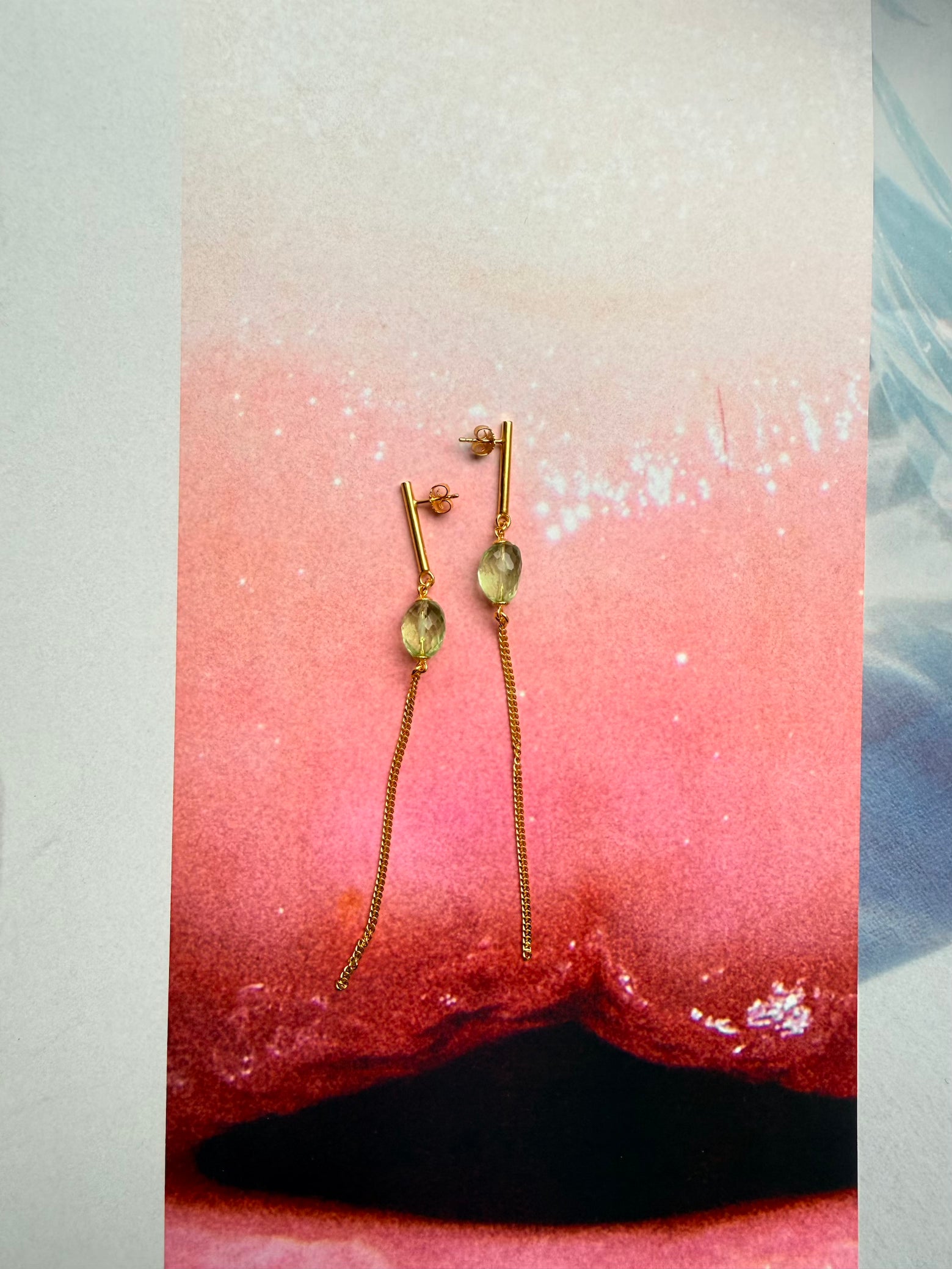 lange Ohrringe Gooseberry grüner Prasiolith und gold