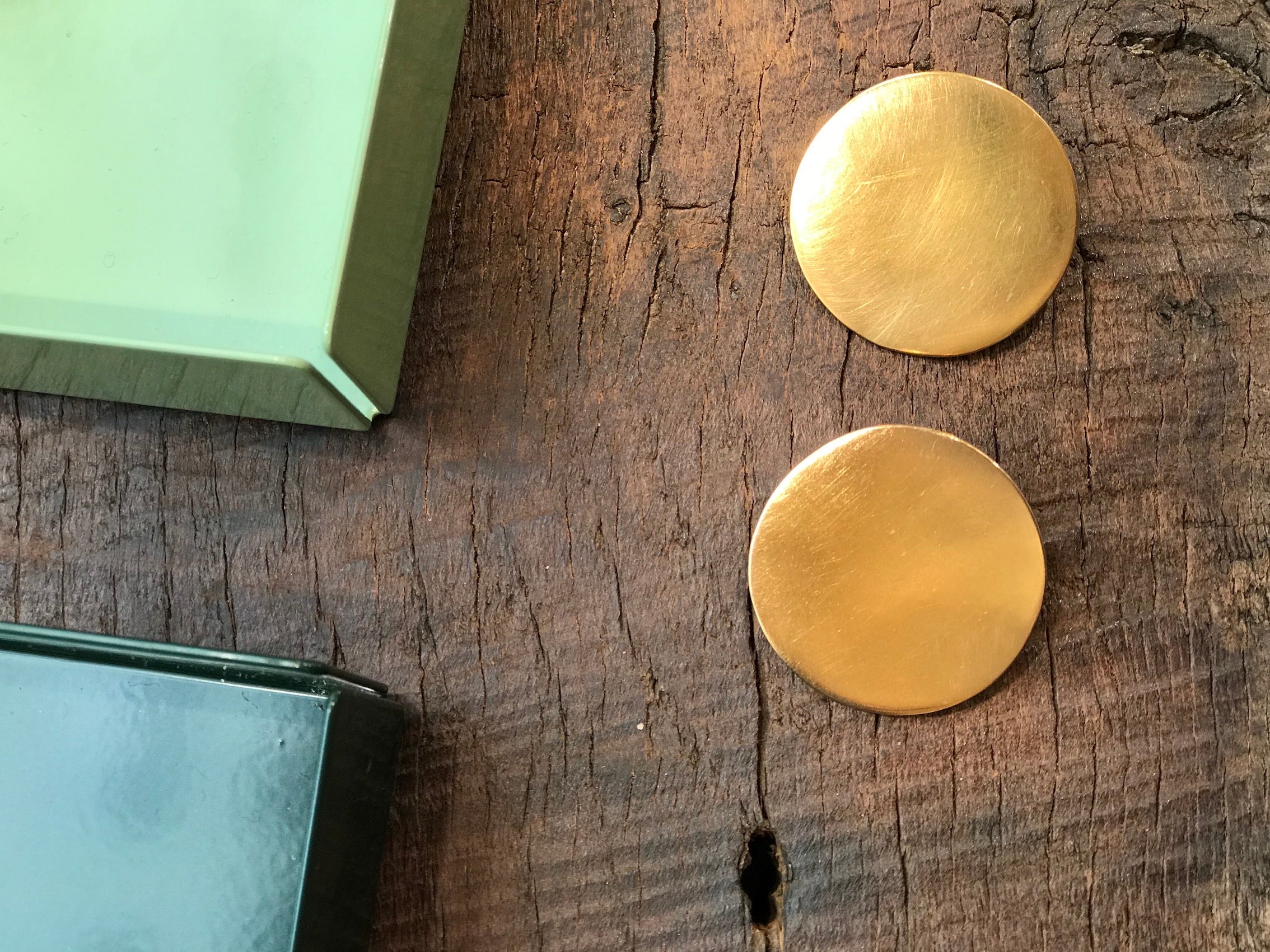 Ohrringe Gold Flach Rund Stecker Gehämmert Chaingang 