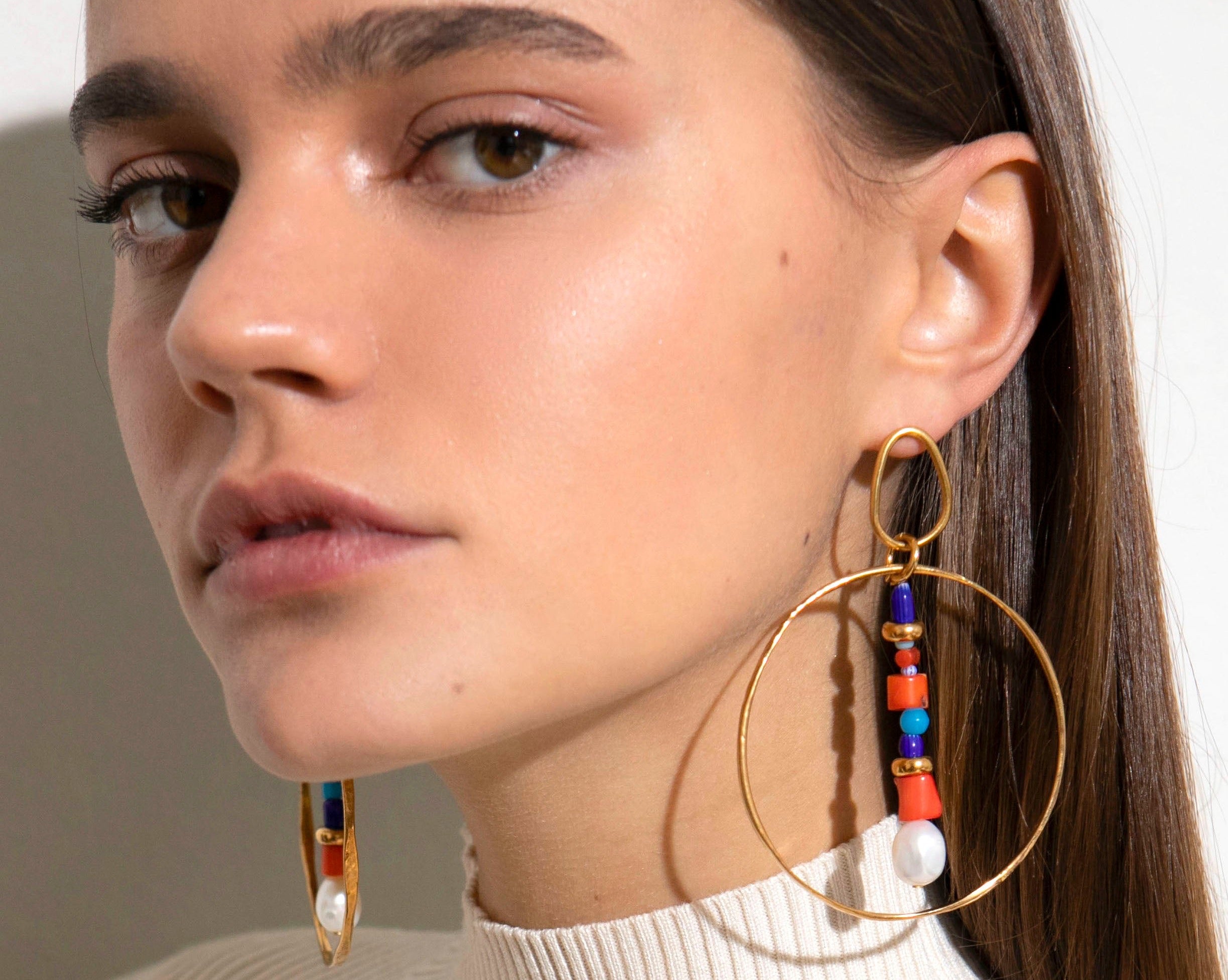 Ohrringe Gold Rund Perlen Rot Blau Chaingang