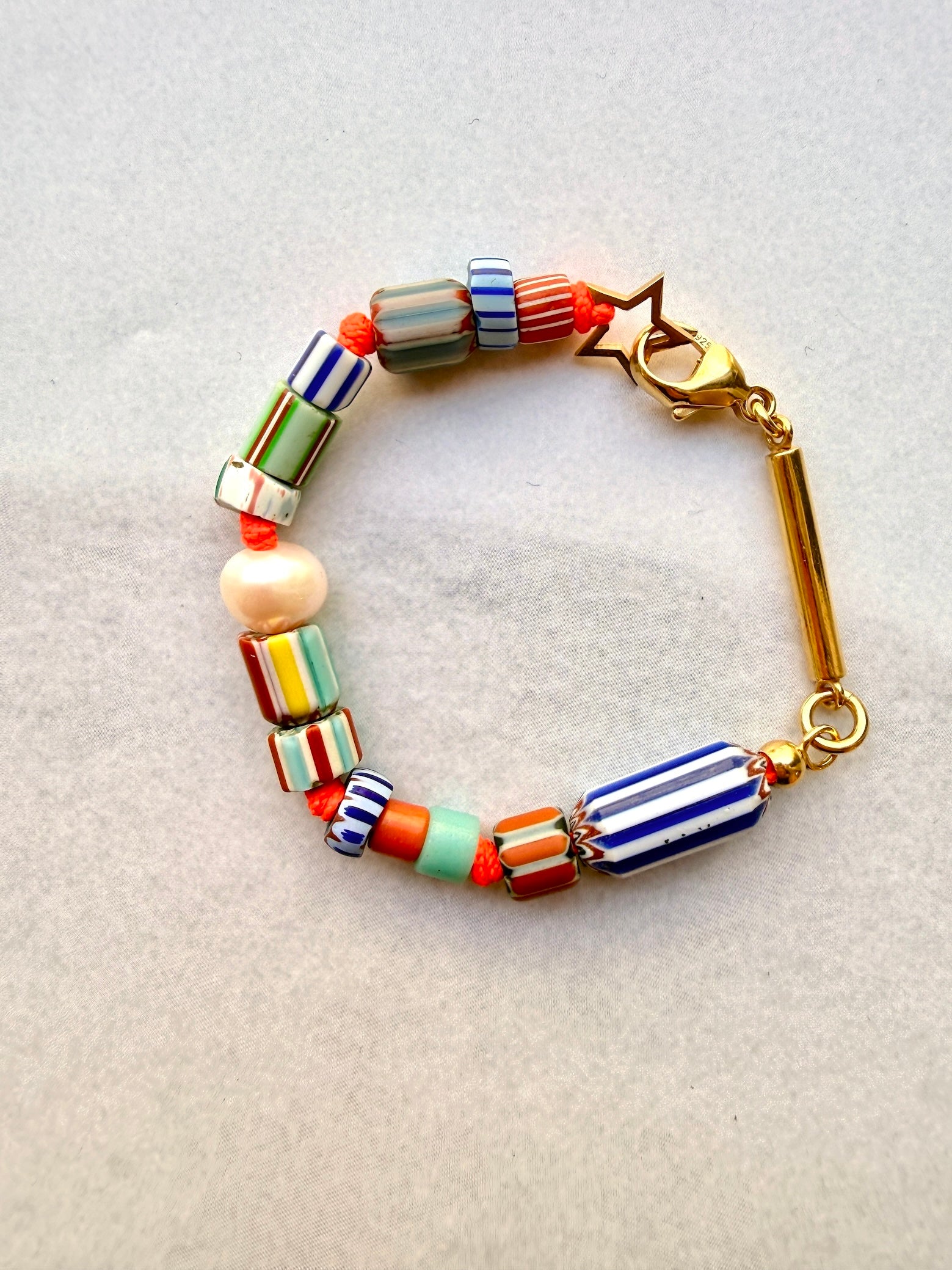 Armband Love Venice, handgemacht und bunt, mit gold und Stern Verschluß, aus dem Atelier von Chaingang in München