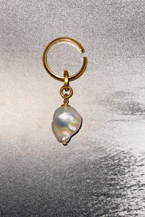 chaingang gold Mono Ear cuff Mo weisser barock Perle
