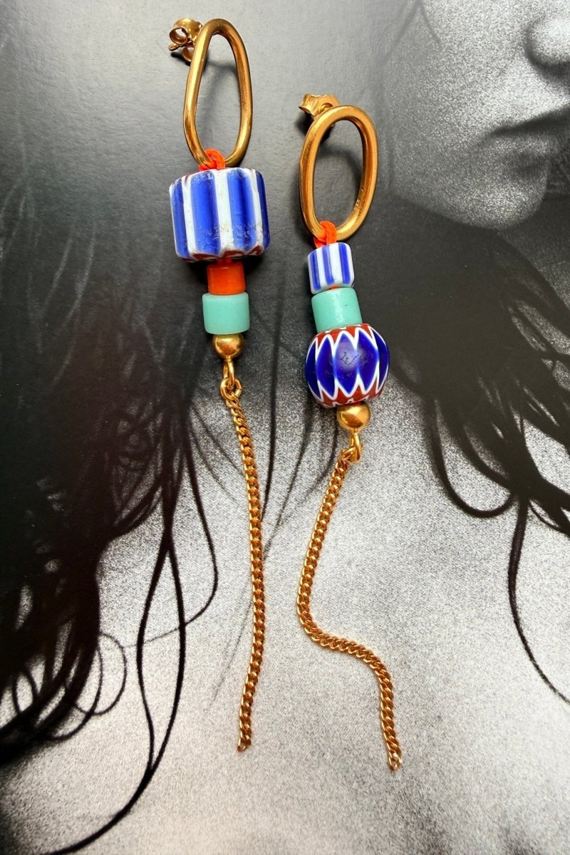 Ohrringe von Chaingang aus bunten Chevron Perlen, vintage, aus dem Atelier in München