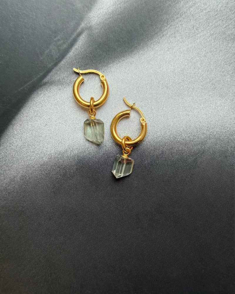 kleine ohrringe mit amethysten und gold von chaingang